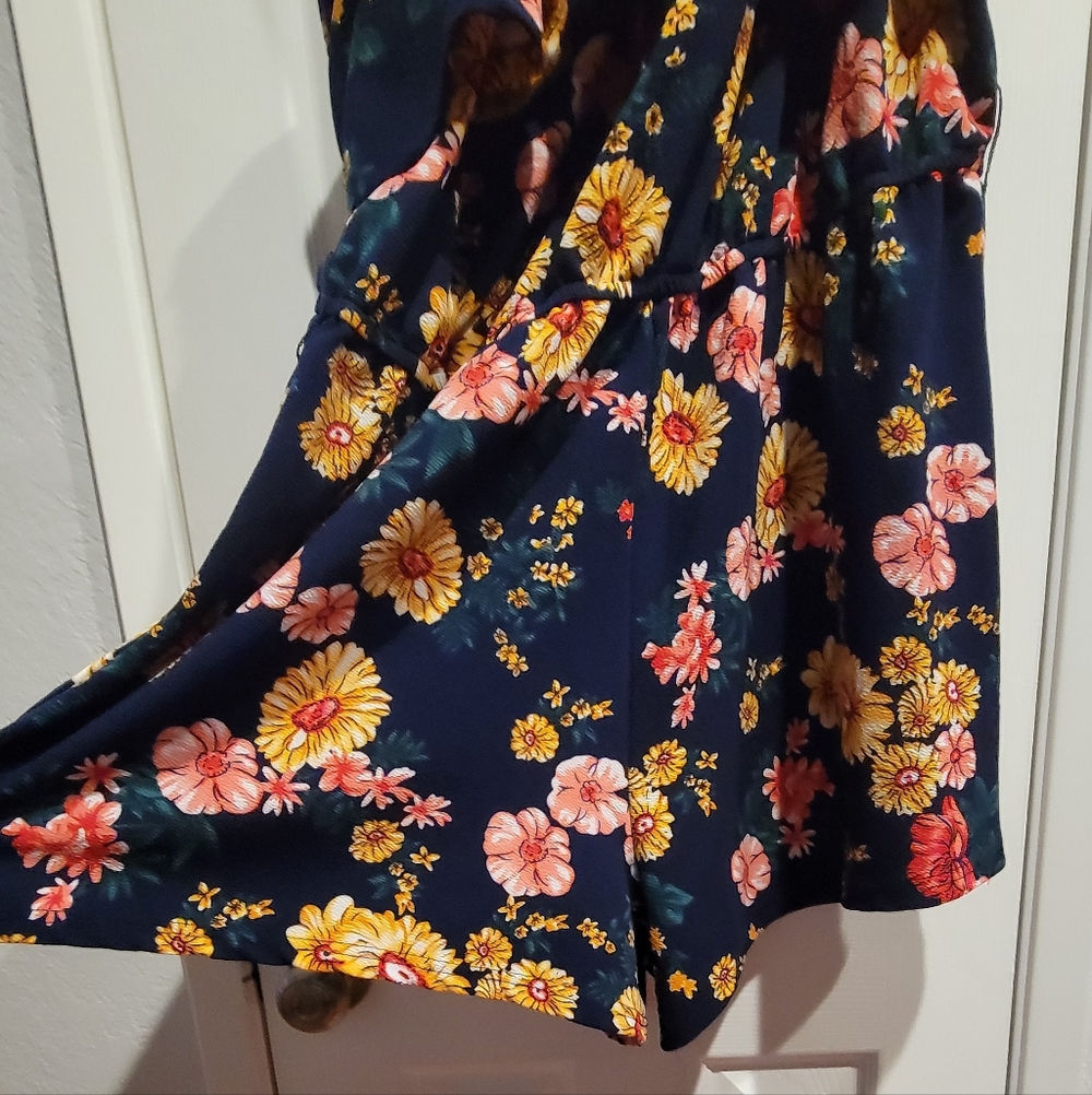 Floral Ruffle Romper - Picture 3 of 4